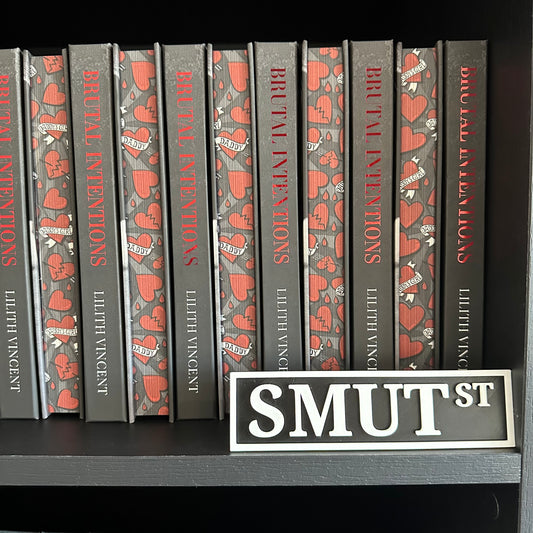 Smut St Shelf Sign