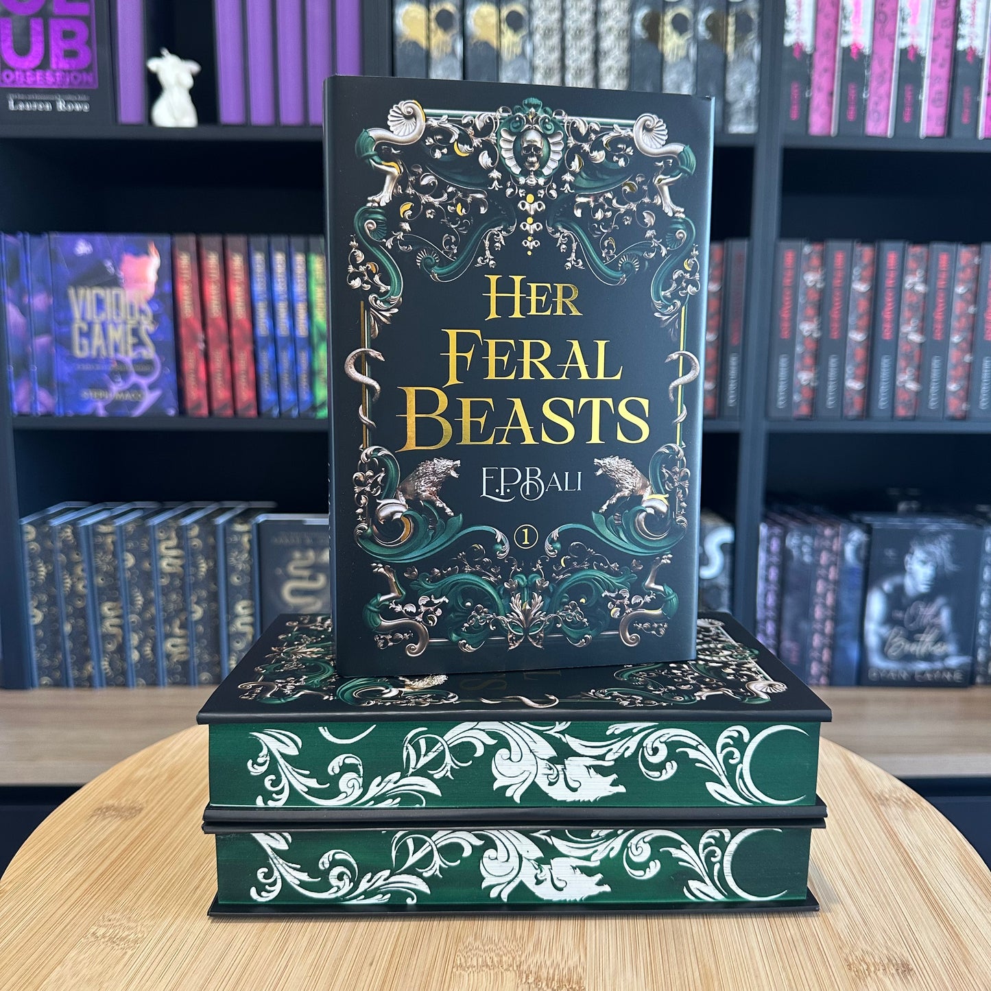 Her Feral Beasts (Her Vicious Beasts #1) + Inclusions